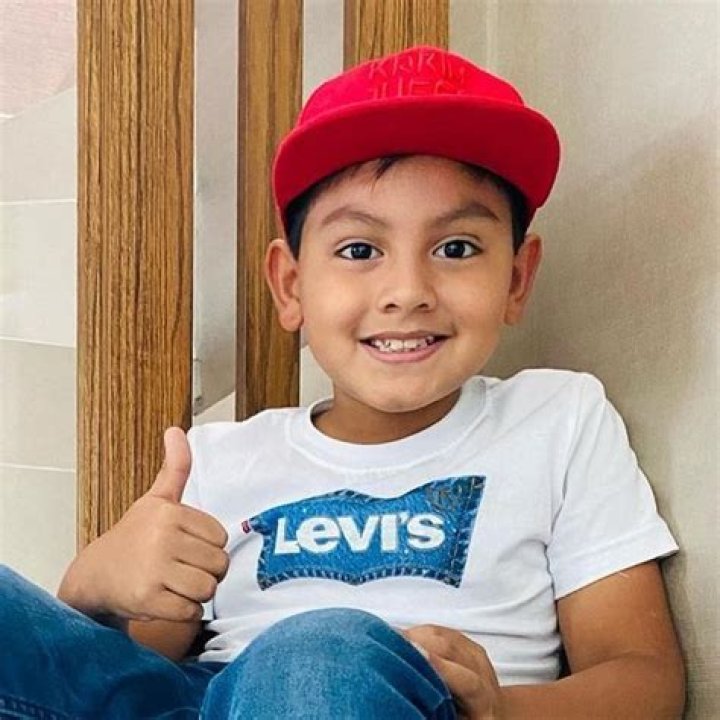 Alejandro Zúñiga (Estrella de YouTube) - Edad, cumpleaños, biografía, hechos, familia, patrimonio neto, altura y más