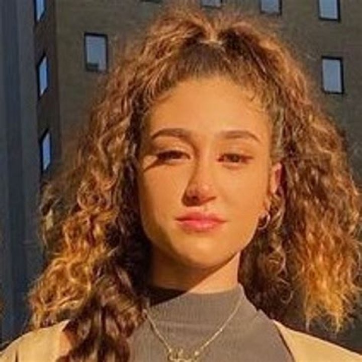 Alliah Harmon (TikTok Star) - Age, Birthday, Bio, Facts, Family, Net Worth, Height & More