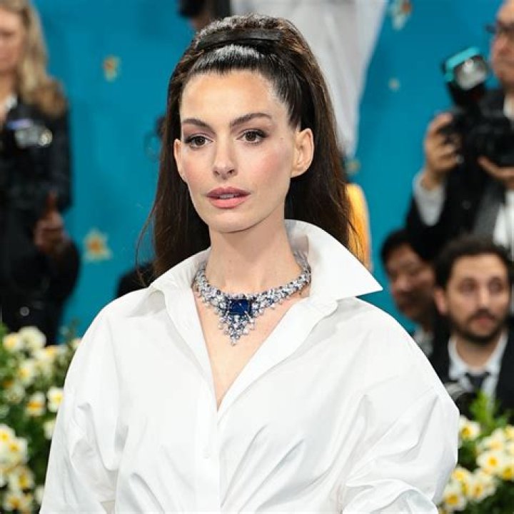 Anne Hathaway Is Serving All the #StyleGoals as She Steps Out in NYC