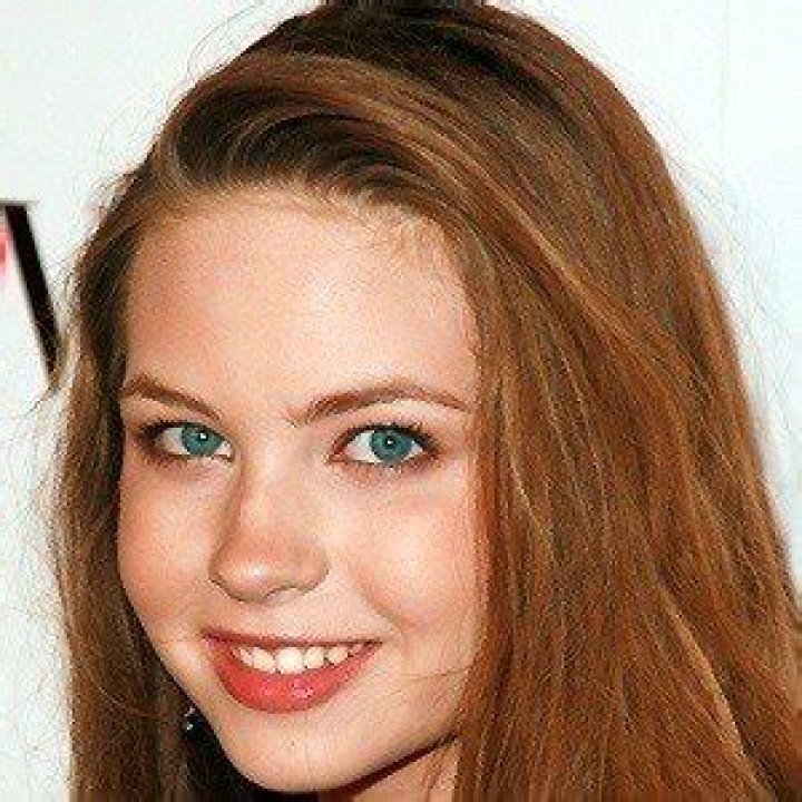 Daveigh Chase (Voice Actress) - Age, Birthday, Bio, Facts, Family, Net Worth, Height & More