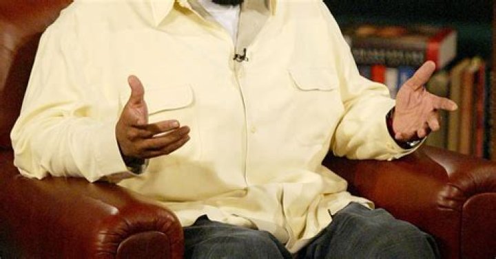 Diddy & Clive Davis Were Once "Lovers," Suge Knight Alleges