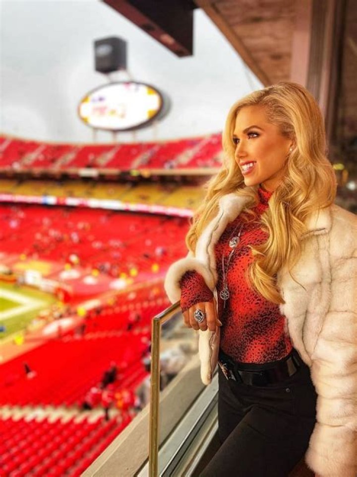 Gabby Hayes Net Worth, Age, Height, Wife