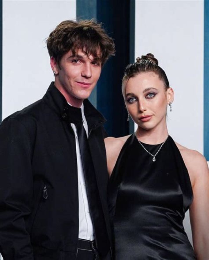 Has Emma Chamberlain had a boyfriend? – Celebrity.fm – #1 Official Stars, Business & People Network, Wiki, Success story, Biography & Quotes