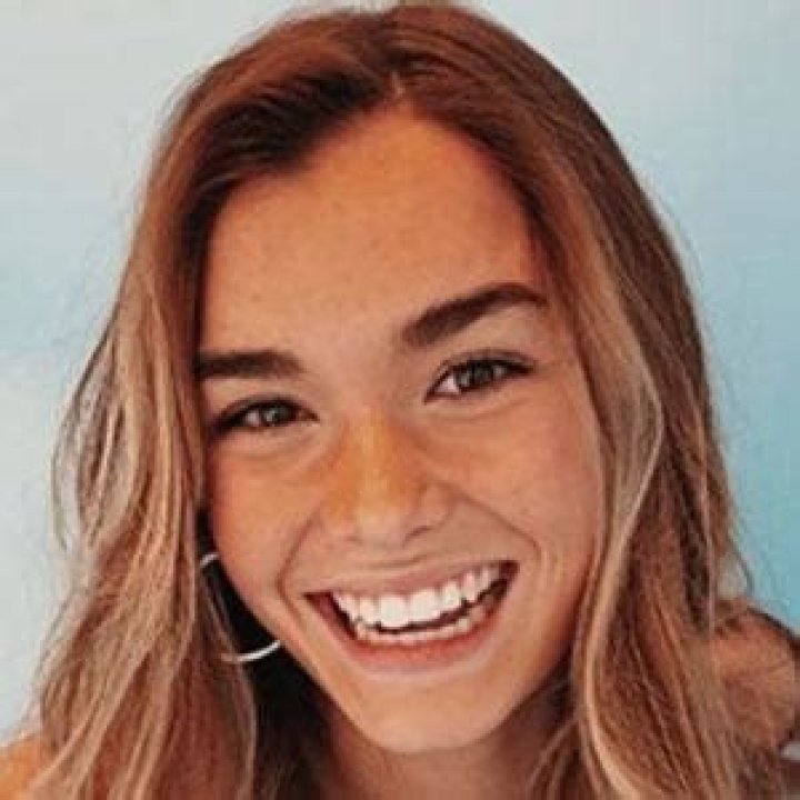 Hopie Schlenker (TikTok Star) - Age, Birthday, Bio, Facts, Family, Net Worth, Height & More