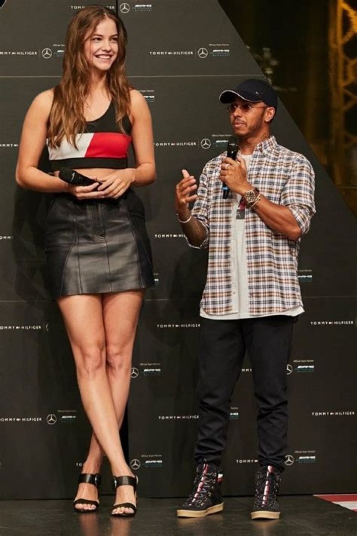 How tall is Barbara Palvin