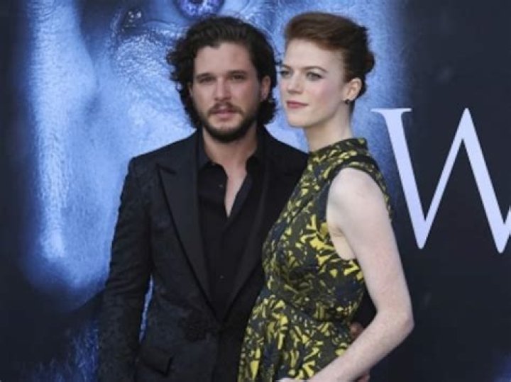 How tall is Rose Leslie