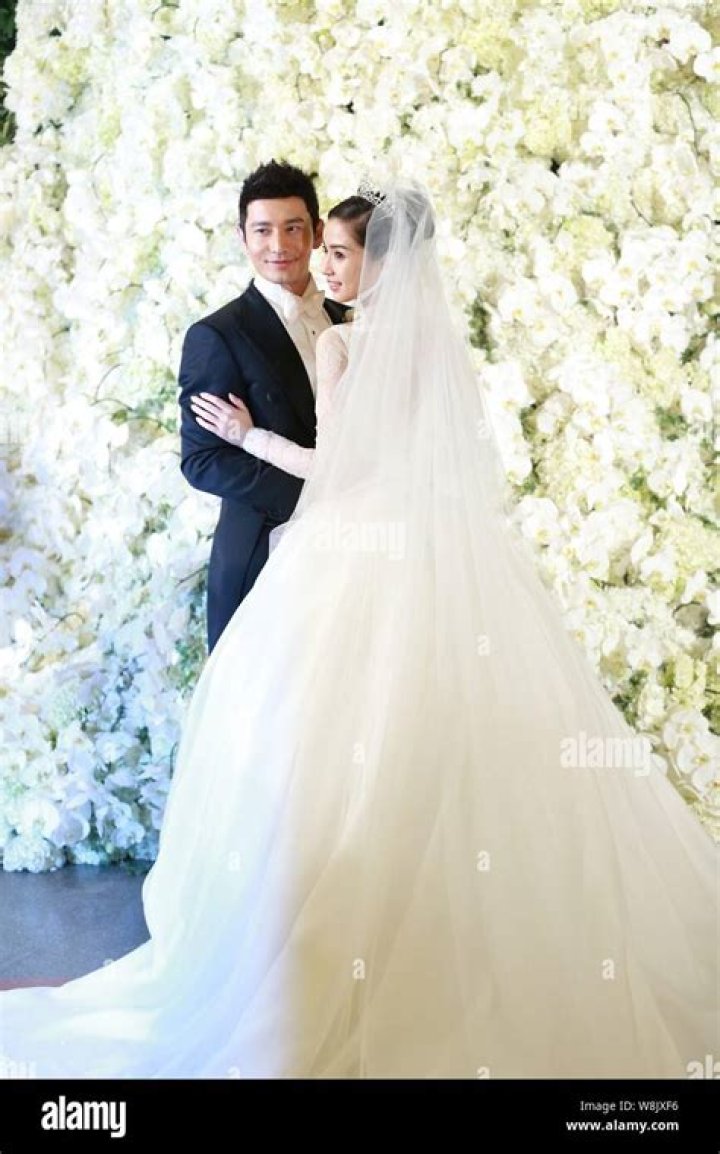 Huang Xiaoming Biography, Age, Height, Wife, Net Worth, Family