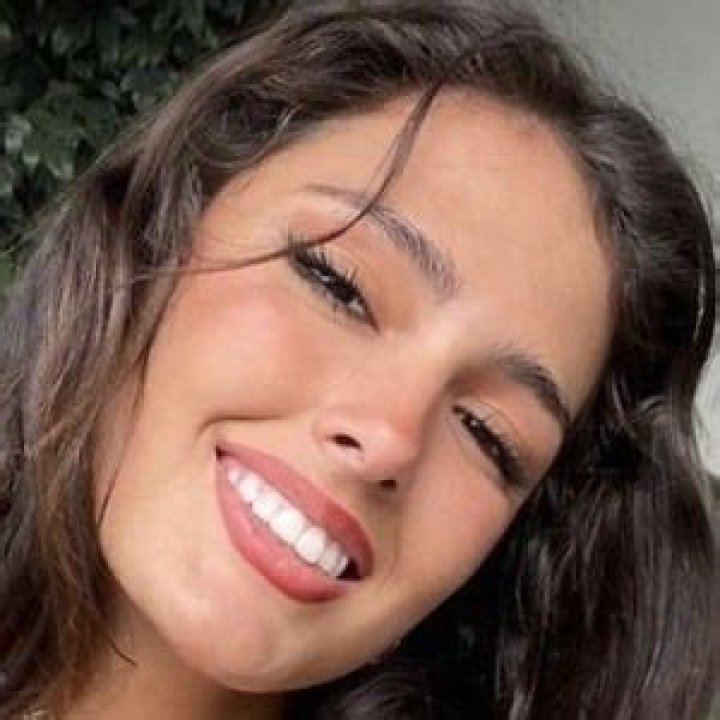 Isabella Ferregur (TikTok Star) - Age, Birthday, Bio, Facts, Family, Net Worth, Height & More