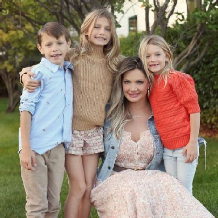 Janelle Pierzina Biography, Age, Height, Husband, Net Worth, Family