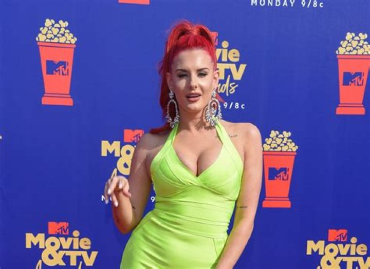 ¿Justina Valentine está en una relación con Vanidosa? – Celebrity.fm