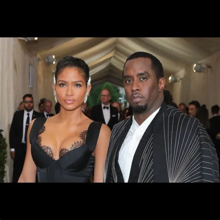 📹 Kim Porter’s Father Reacts To Diddy Assaulting Cassie In Security Footage