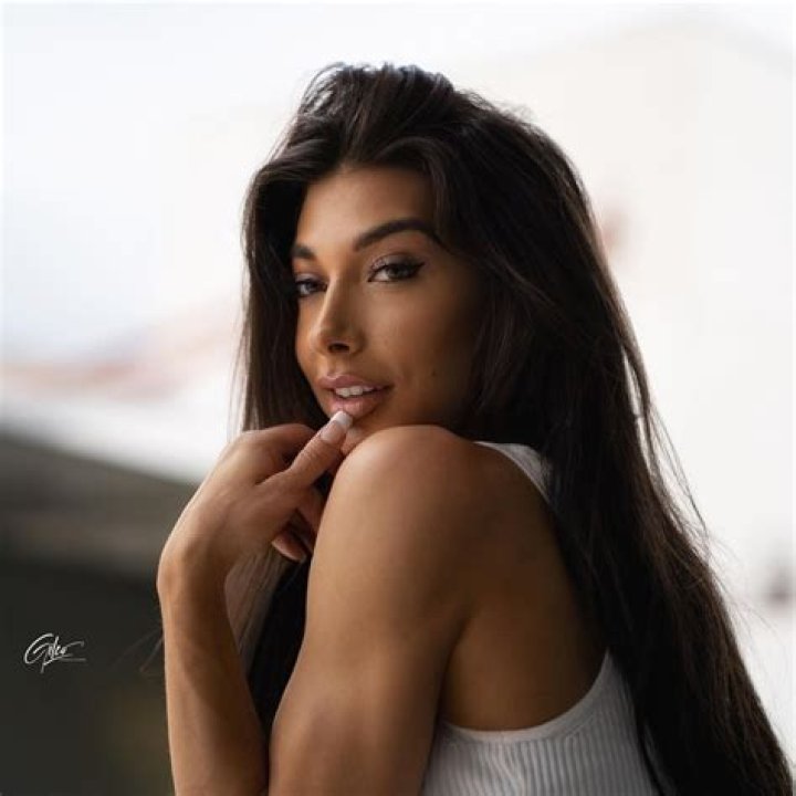 Lauralie Chapados (Bodybuilder) - Age, Birthday, Bio, Facts, Family, Net Worth, Height & More