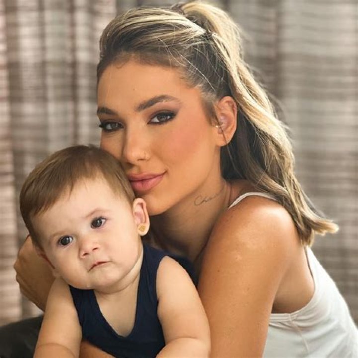 Luara Fonseca (Estrelas do YouTube) - Idade, aniversário, biografia, fatos, família, patrimônio líquido, altura e muito mais