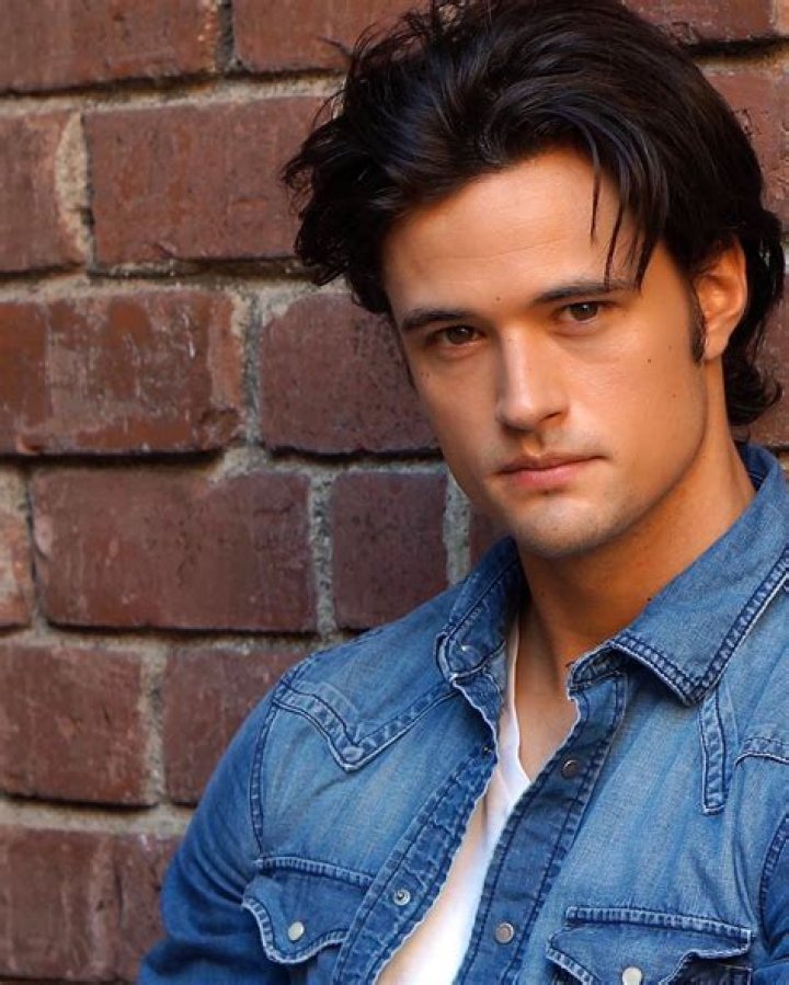 Matthew Atkinson biografía, edad, altura, esposo, net worth, familia
