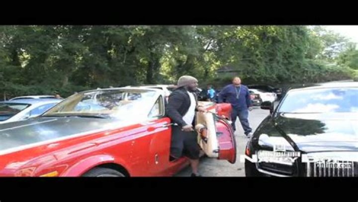 Nelly Feat. T-Pain & Akon) "Behind The Scenes: Move That Body" Video