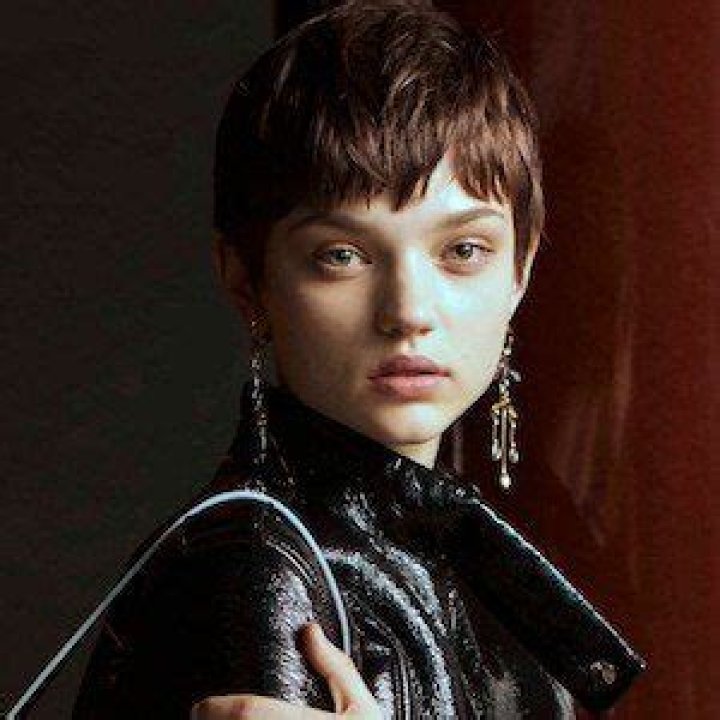 Pasha Harulia (Model) - Age, Birthday, Bio, Facts, Family, Net Worth, Height & More