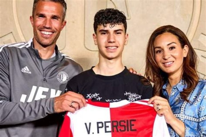Robin van Persie (Soccer Player) - Age, Birthday, Bio, Facts, Family, Net Worth, Height & More
