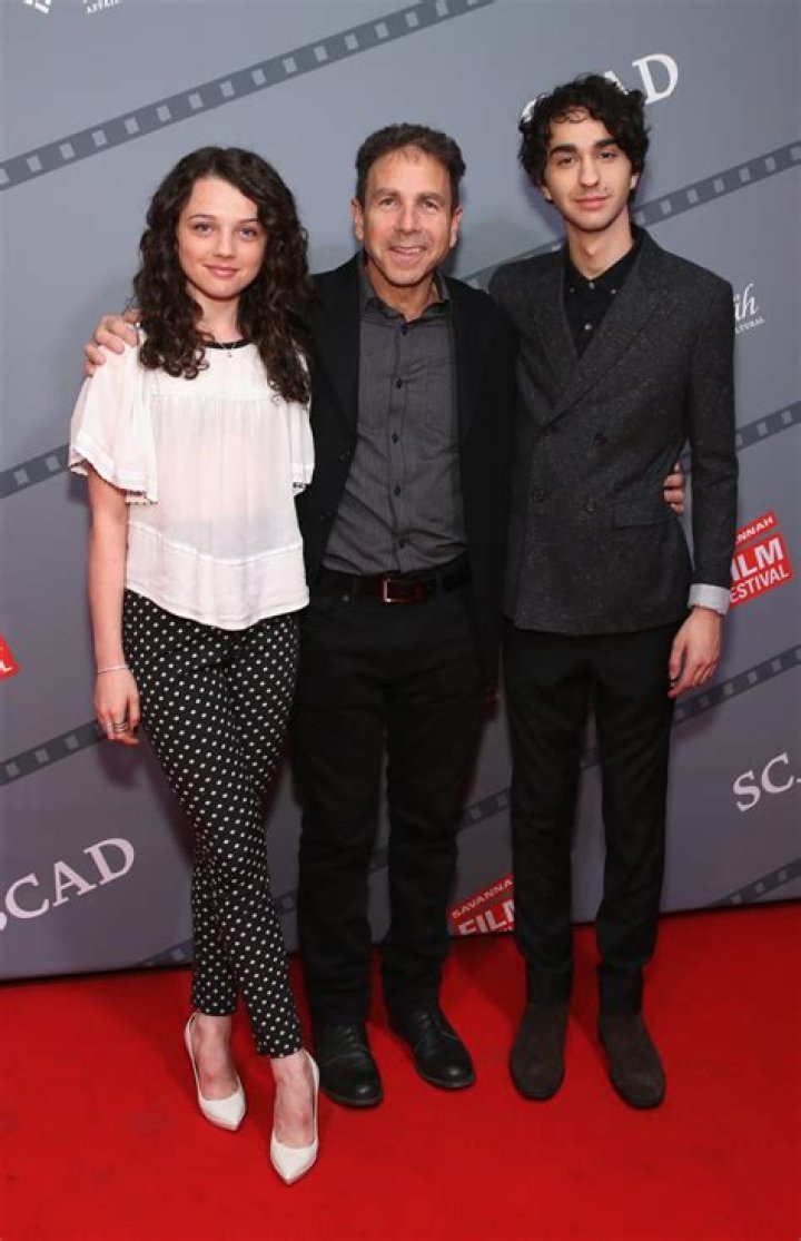 Stefania Lavie Owen (TV Actress) - Age, Birthday, Bio, Facts, Family, Net Worth, Height & More