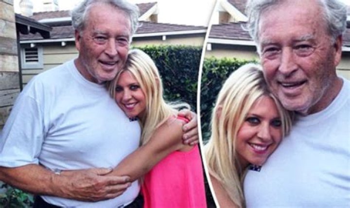 Tara Reid Reveals Her Father Died in Emotional Instagram Post