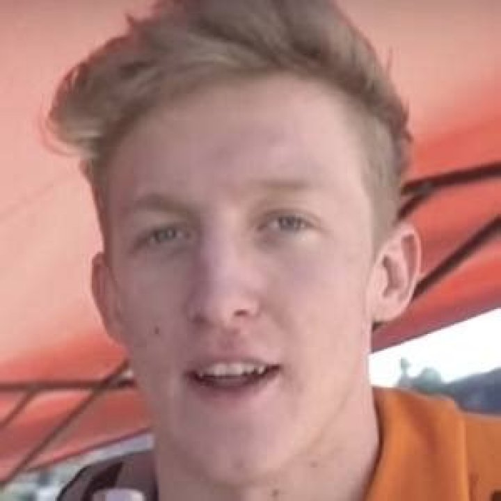 Tfue (Twitch Star) - Age, Birthday, Bio, Facts, Family, Net Worth, Height & More