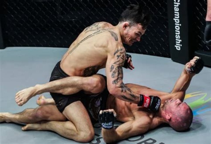 Thanh Le Wiki [UFC] Biography, Height, Age, Wife, Parents, Family, Net Worth, Fight Record & More