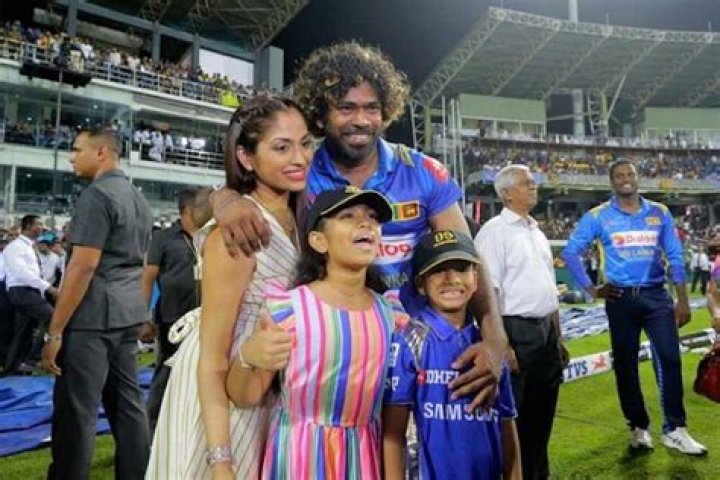 Thulani Malinga Biography, Age, Height, Wife, Net Worth, Family