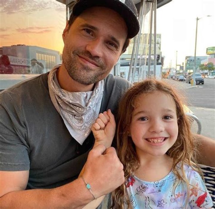 Timothy Dalton Biography, Age, Height, Wife, Net Worth, Family