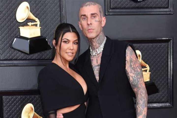 Travis Barker Tags Girlfriend Kourtney Kardashian in the Steamiest NSFW Post About Their Sex Life