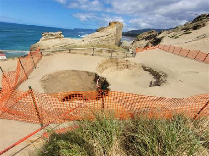 Watch A Massive Sinkhole Swallow Up A Chunk Of Beach In Australia