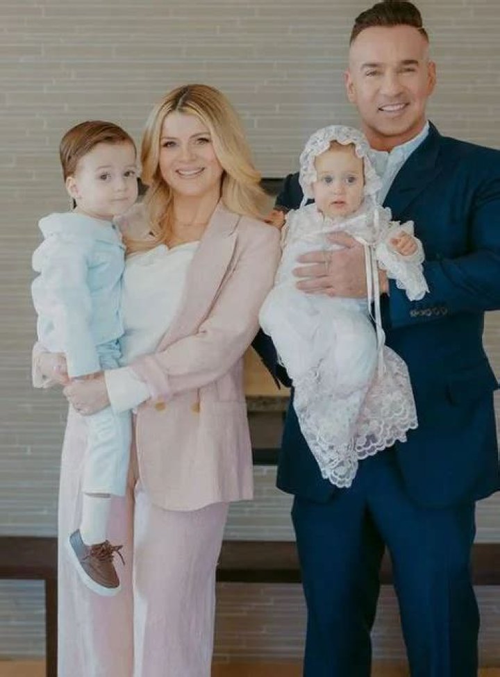 Who Is Lauren Pesce? Age, Wiki, Husband, Net Worth, Height, Family & BIO