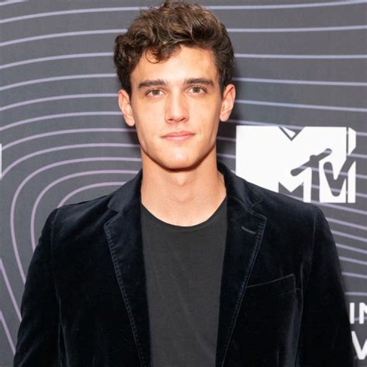 Xavier Serrano (Model) - Age, Birthday, Bio, Facts, Family, Net Worth, Height & More