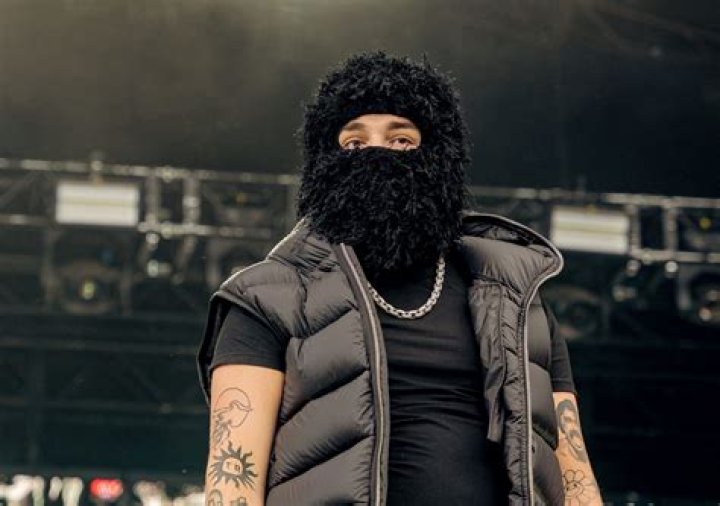 Yeat Raves In Outer Space In New Visual For "Breathe"